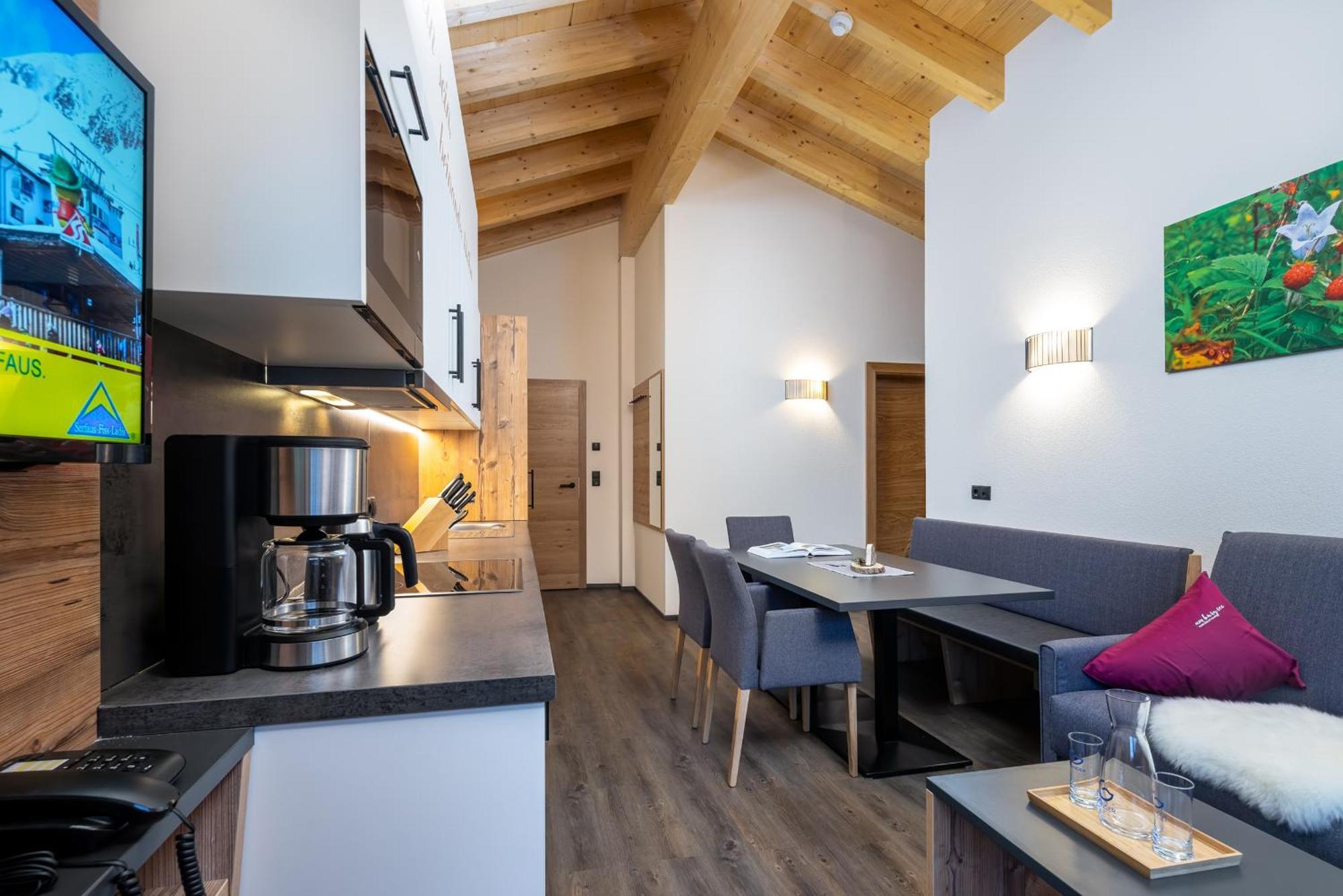 Alpin Chalet Am Burgsee Ladis Exterior photo