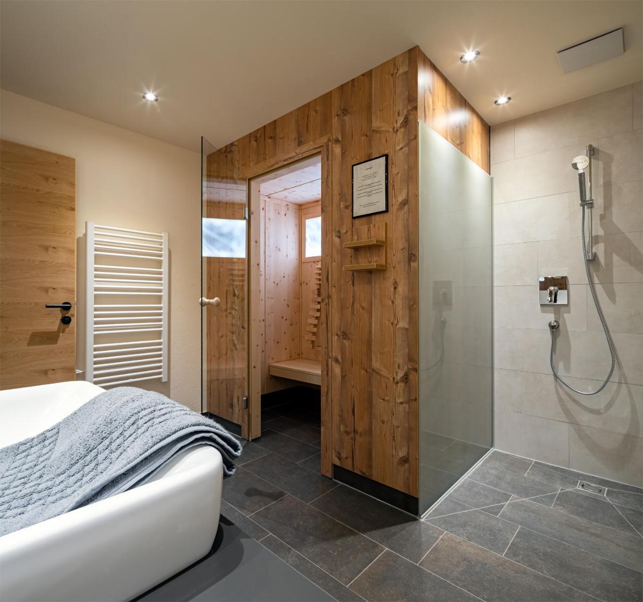 Alpin Chalet Am Burgsee Ladis Exterior photo
